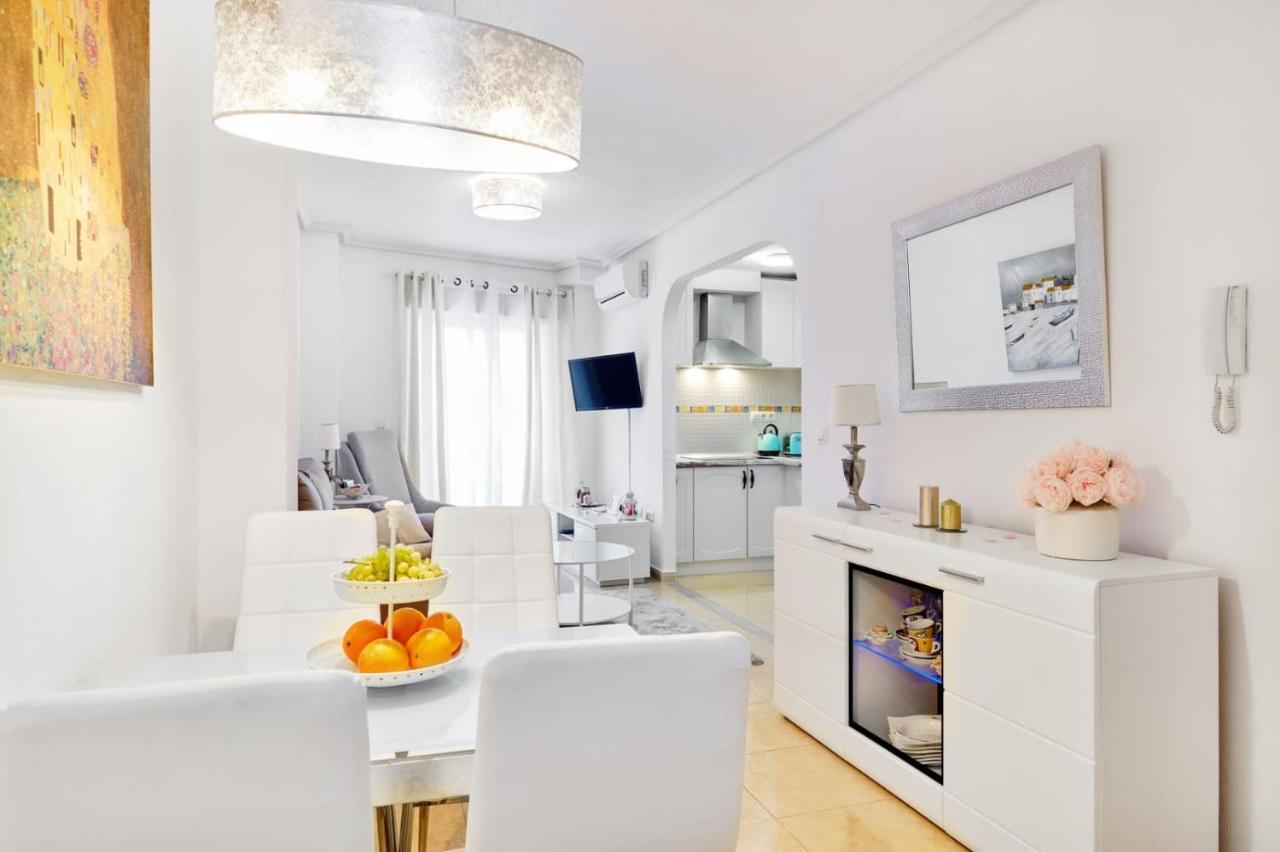 Almudena Playa Del Cura En Torrevieja Apartment Exterior photo